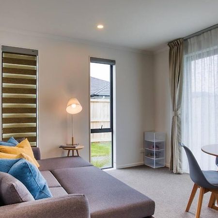 Cozy Retreat On Serene Street Hamilton Eksteriør bilde