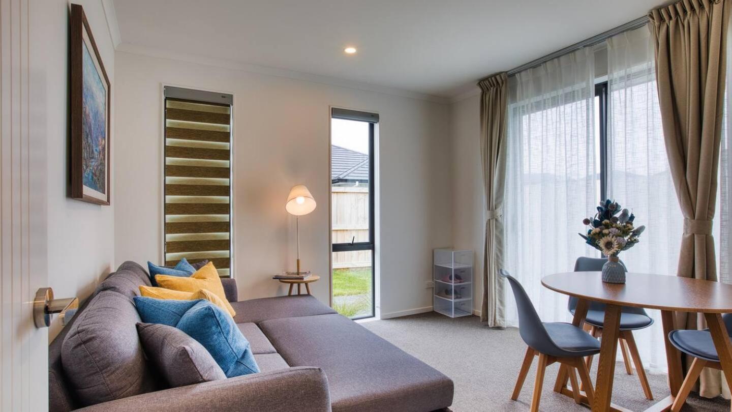 Cozy Retreat On Serene Street Hamilton Eksteriør bilde