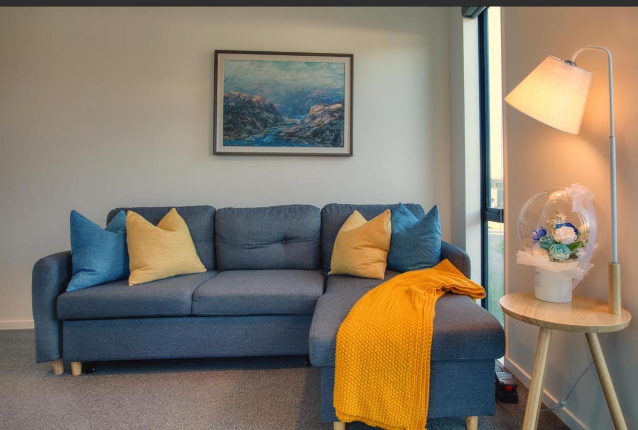 Cozy Retreat On Serene Street Hamilton Eksteriør bilde